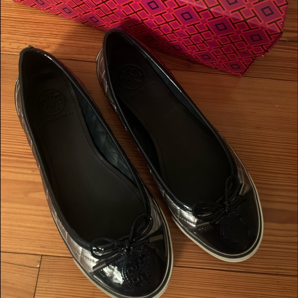 💕Comfortable& Fits any casual  Tory Burch💕